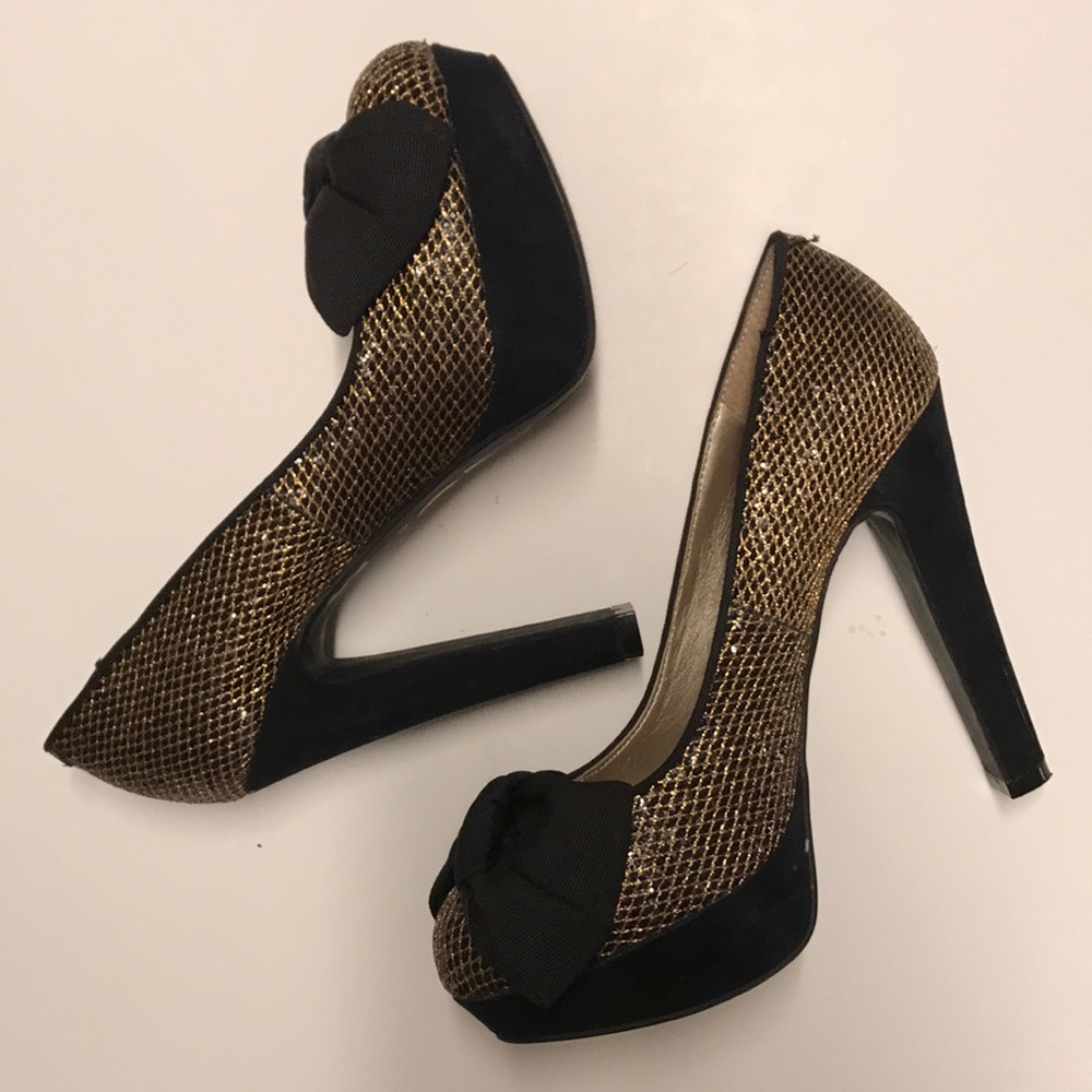 GUESS SIZE 6 Sparkle Gold Heels